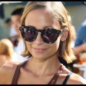 House of Harlow 1960 Carmen Sunglasses Black and Gold